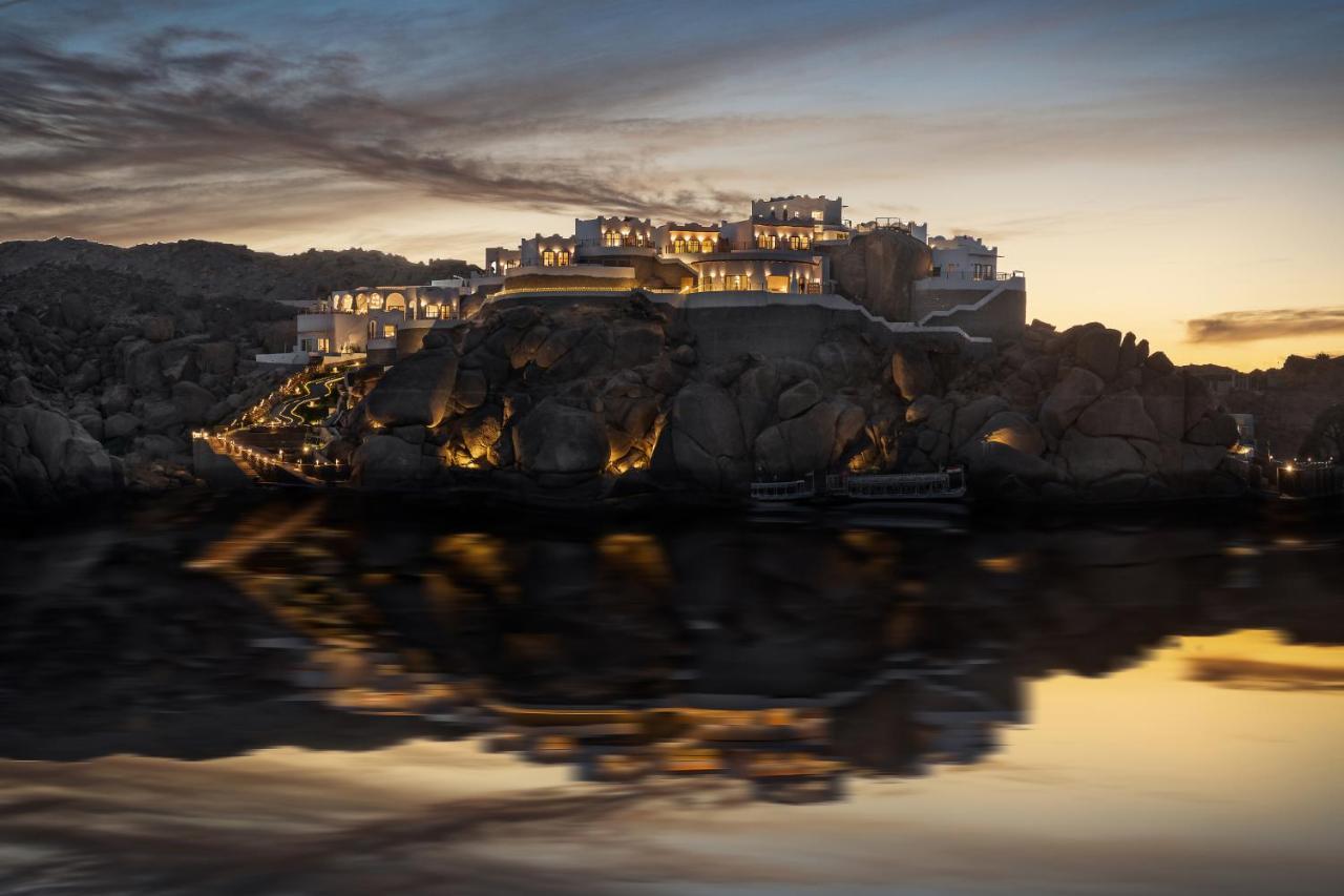 Benben By Dhara Hotels - Adults Only أسوان المظهر الخارجي الصورة The fort at night