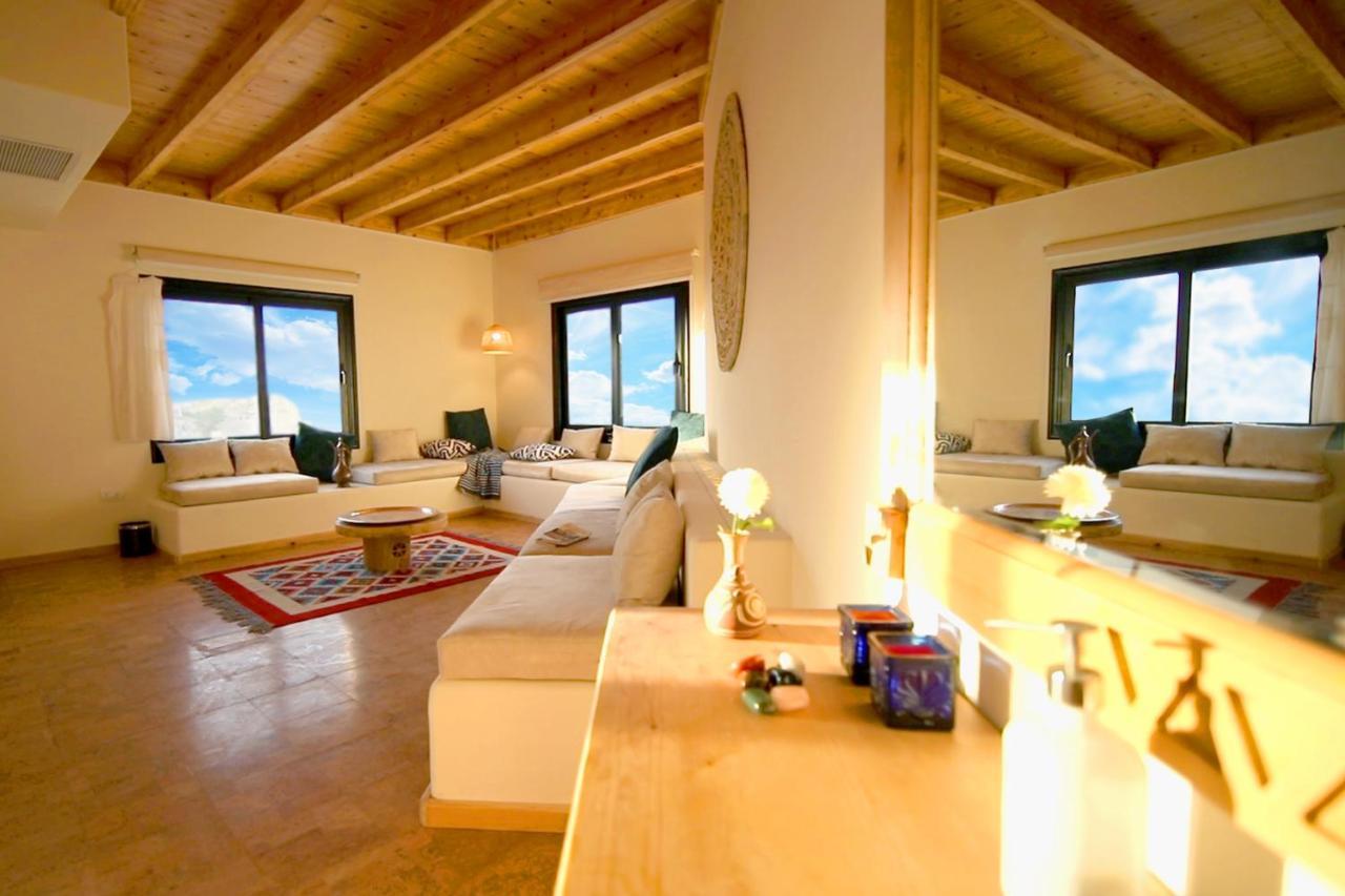 Benben By Dhara Hotels - Adults Only أسوان المظهر الخارجي الصورة Interior of a Santa Fe hotel