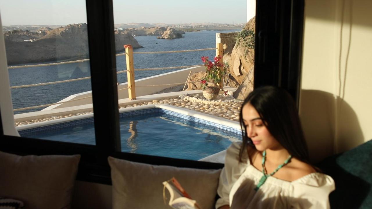 Benben By Dhara Hotels - Adults Only أسوان المظهر الخارجي الصورة A woman meditating