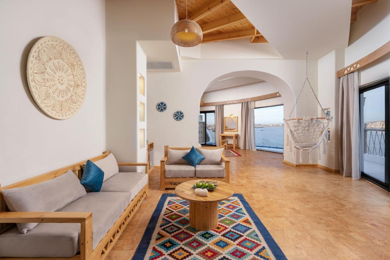 Benben By Dhara Hotels - Adults Only أسوان المظهر الخارجي الصورة The interior of a suite at the resort