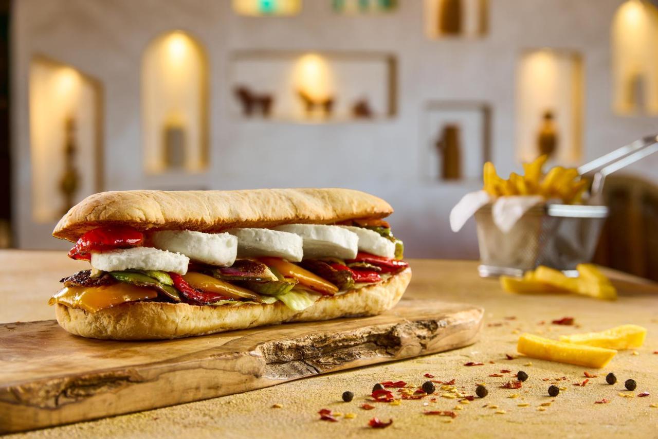 Benben By Dhara Hotels - Adults Only أسوان المظهر الخارجي الصورة A vegetarian baguette